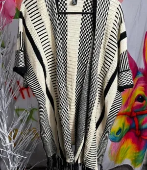 B140. Forever 21 black and white striped cardigan Size M thumbnail 1