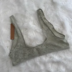 Skims Stretch Lace Plunge Bralette Talc Multi Size Small thumbnail 7