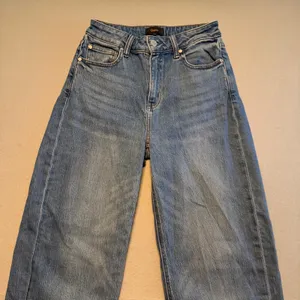 Quince Stretch Bella Stretch Barrel Jeans Atlantic Blue Organic Cotton Size 27 thumbnail 3