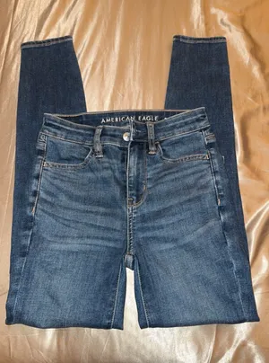 High-Rise American Eagle Jeans thumbnail 1