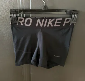 Nike pro shorts thumbnail 1