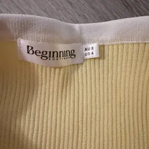 Beginning Boutique Yellow dress thumbnail 2