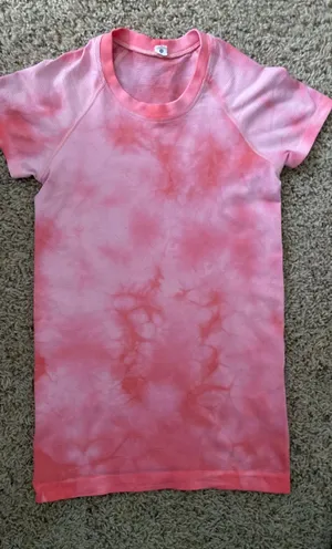 Lululemon Pink Coral T-shirt thumbnail 1