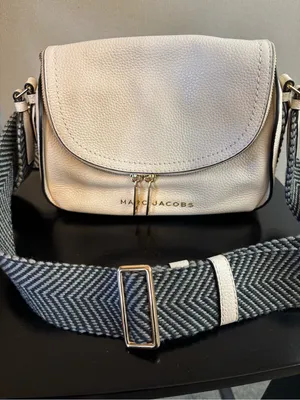 Marc Jacobs Beige Pebbled Leather Messenger Bag Chevron Web Strap Like New thumbnail 3