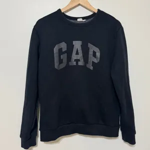 GAP Crewneck Sweatshirt Size Medium Washed Black Logo thumbnail 2