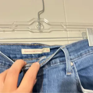 Levi’s 724 High Rise Straight Jeans Women’s Size 33 Distressed Blue Denim thumbnail 6