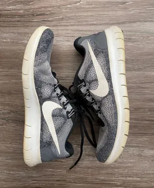 Nike running gym shoes thumbnail 1