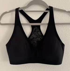 Lululemon Sports Bra Womens 6 Black Floral V-Neck Gym Sporty Active‎ Training thumbnail 1