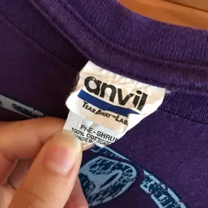 Anvil DEEP DARK PURPLE DALLAS TEXAS SPELLOUT GRAPHIC TEE thumbnail 3