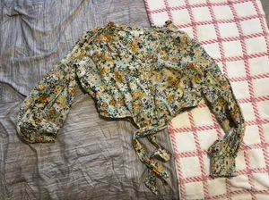 American Eagle Outfitters Floral Top thumbnail 1