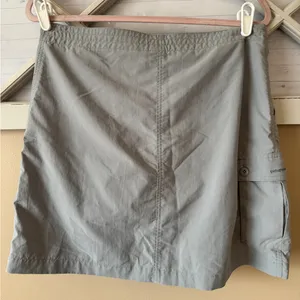 PATAGONIA Women's Size 8 Skort Skirt Mini Nylon Outdoors‎ Gray Pockets thumbnail 2