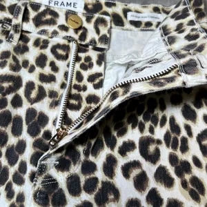 Frame‎ Womens Size 27 Ali High Rise Cigarette Leopard Print Jeans Trendy Chic thumbnail 7