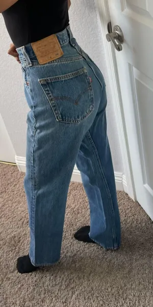 Levi's Vintage  mom Jeans 501 thumbnail 3