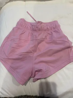 Lululemon Shorts thumbnail 3