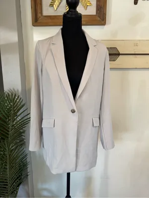 Uniqlo Women's Cream Single-Button Blazer thumbnail 2
