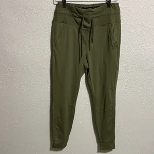 Halara Olive Green High‎ Waisted Drawstring Joggers Petite Small Tapered Pants thumbnail 3