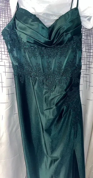 Formal David's Bridal Dress Green thumbnail 3