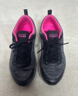 Skechers GO RUN Women's Black Athletic Sneakers with Hot Pink Interior thumbnail 1