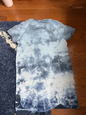 Lululemon Swiftly Tech Short Sleeve thumbnail 2