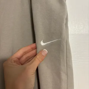Nike Tan Sweatpants Joggers thumbnail 4
