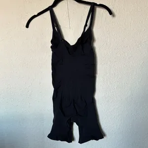 Skims sz L Seamless‎ Sculpt Mid-Thigh Bodysuit Onyx black New without box shorts thumbnail 7