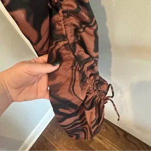 Topshop Open Back Marble Print Dress. Size 12. Black and Brown. thumbnail 4