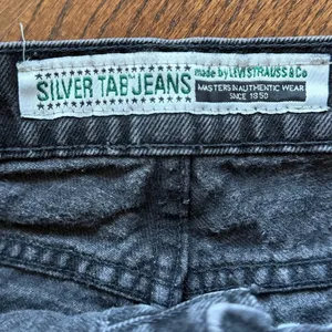 Levi's Vintage Washed Black Silver Tab Cut Off Raw Hem Straight Leg Jeans 28/27 thumbnail 2