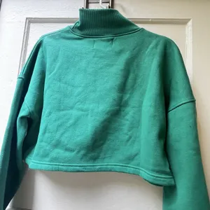 Nasty Gal X Sports Illustrated Sweater Sz 2 Cropped Green Embroidered Athletic thumbnail 2