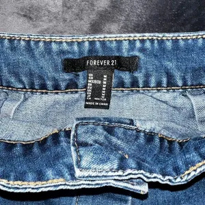 Forever 21 Button Front Denim Mini Skirt Medium Wash‎ Y2K Size M thumbnail 2
