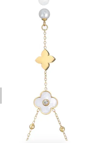 Elegant Layered Golden Luxe Clover Charm Necklace thumbnail 2
