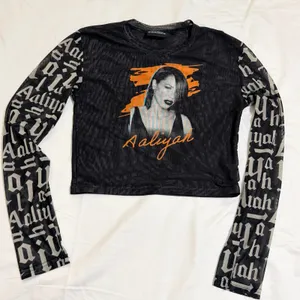 Aaliyah Mesh Long Sleeve Crop Top Black Graphic XS‎ (14-16) Y2K 90s Streetwear thumbnail 1