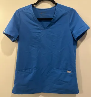 FIGS Casma Three Pocket Scrub Top thumbnail 2