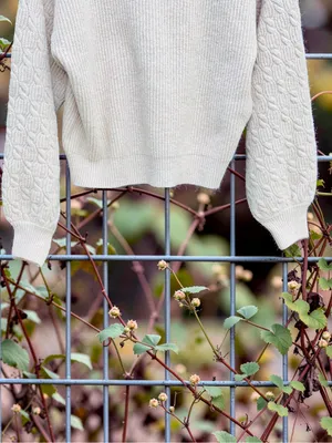 Lulus Cream Cable-Knit Sleeve V-Neck Sweater Size Medium NWT thumbnail 9