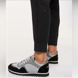 Lululemon Ready To Rulu Pant Jogger 29” Size 8 Black Lounge Athleisure thumbnail 3