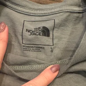 The North Face Women's Short Sleeve Tee thumbnail 3