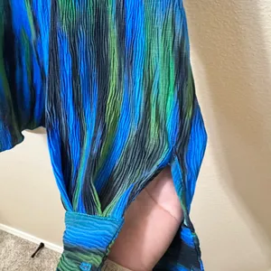 Vibrant Blue and Green Long Shirt Size M thumbnail 6