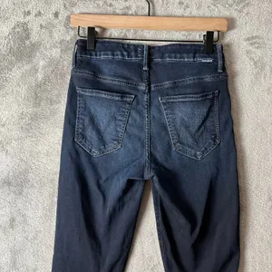 Mother High Waisted Looker Ankle Fray Size 26 Dark‎ Wash Last Call thumbnail 5