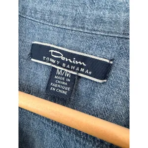 Tommy Bahama Button Down Shirt Women M Blue Denim Chambray Long Sleeve Excellent thumbnail 4