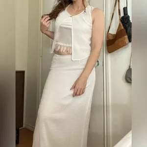 American Vintage Vintage 90s‎ does 70s Boho Cottage Two Piece Maxi Skirt Set Size Small in White thumbnail 2