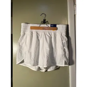 Old Navy Women's Size Large Extra-High Rise Short 3" Inseam White Stretch Tech thumbnail 4