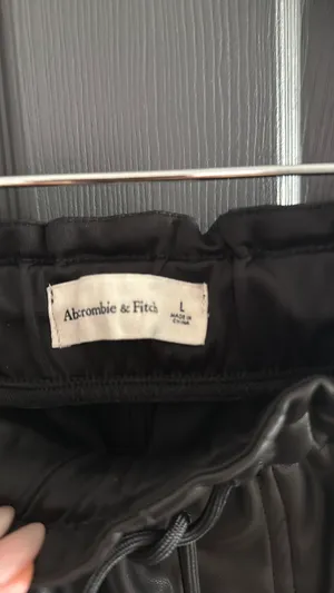 Abercrombie Black Vegan Leather Pants thumbnail 4