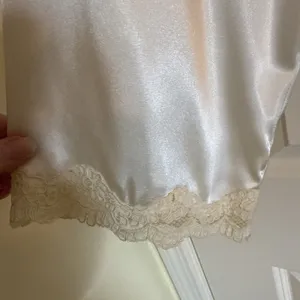 Vintage NWT 90's Jones New York Bridal Satin Robe With Lace Sz Small/Med‎ Cream thumbnail 4