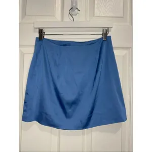 Aritzia sunday best rocco satin mini skirt size 8 thumbnail 2