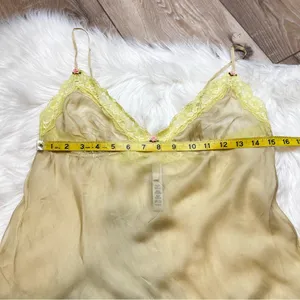 Skims Romance Lace Cami in Sage. Size Medium. New Without Tags. thumbnail 10