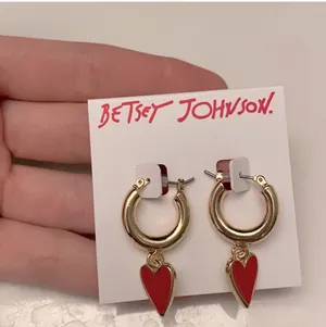 Betsey Johnson NWT red heart huggie hoop earrings thumbnail 3