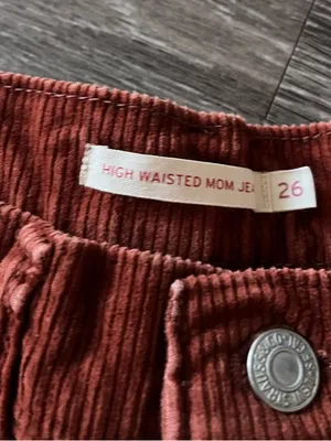 Levi’s High-Waisted Corduroy Mom Jeans thumbnail 5