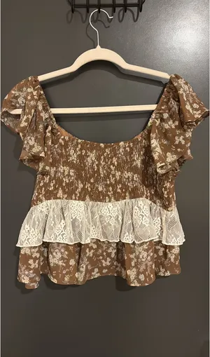 Buckle Floral and Lace Top thumbnail 2
