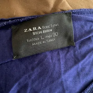 Zara Basic Special Edition Short Sleeve Top Zipper Detail Size Large Navy thumbnail 7