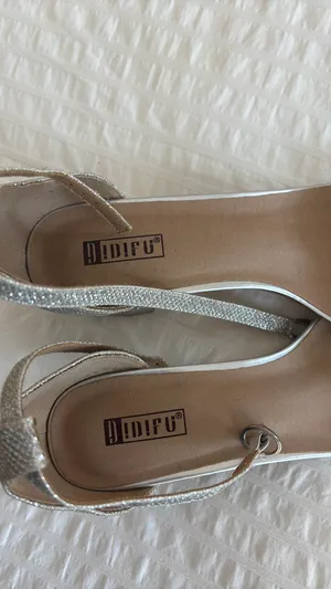 Silver Heels size 10 thumbnail 3