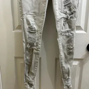 NWOT American Eagle Ripped & Distressed Super Stretch Jeans Gray/Beige Size 2 XS thumbnail 3